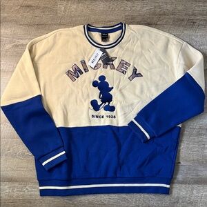 NWT Disney Mickey Mouse Panel Crewneck Size Large